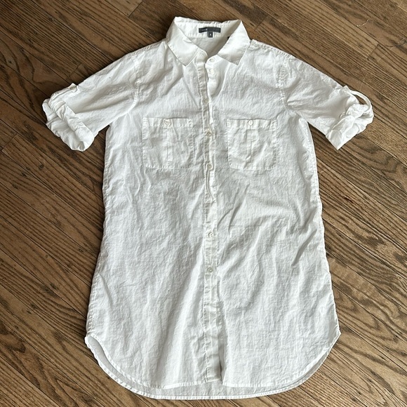Vince Tops - Vince White Cotton Short Sleeve Blouse Top Long Silhouette Size 4 EUC
